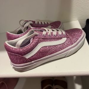 Worn once Girls Vans size 1. Basically brand new